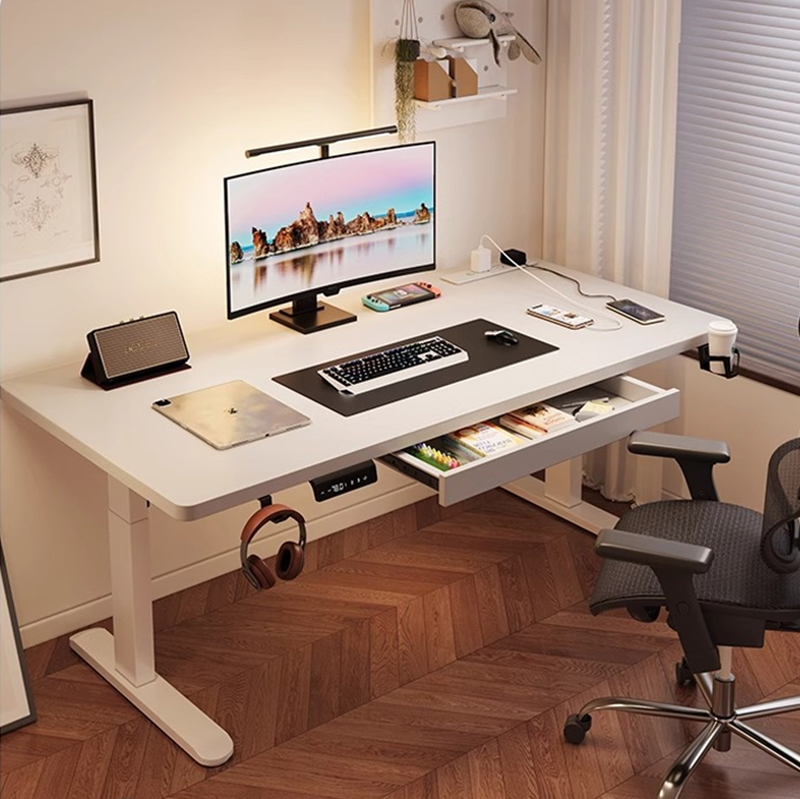 Desk Setup In Office - Современный электрический регулируемый по высоте стол