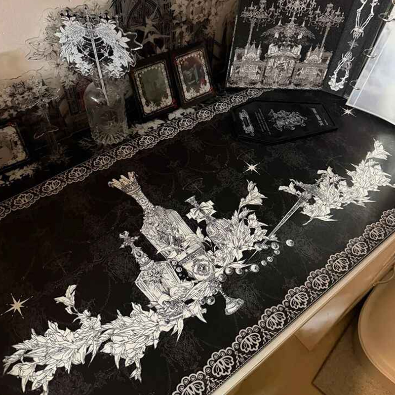 Desk Setup Black - Коврик для мыши Divine Realm Gothic