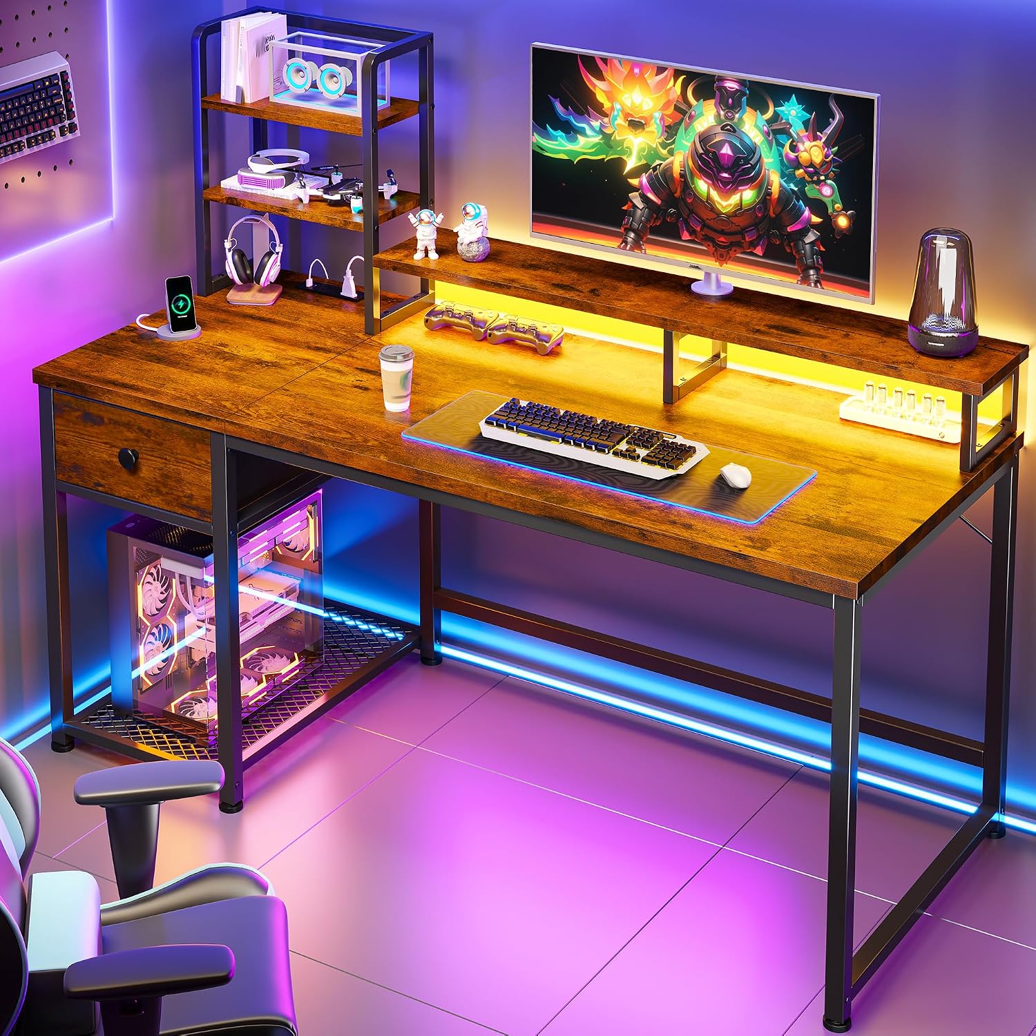 Desk Setup In Small Bedroom - Небольшой компьютерный стол с надстройкой и
