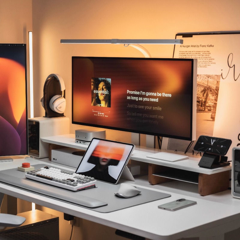 Современная подставка для мони – обзор и цена Desk Setup Laptop And Monitor